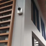 Kamera CCTV HD terpasang di dalam ruangan